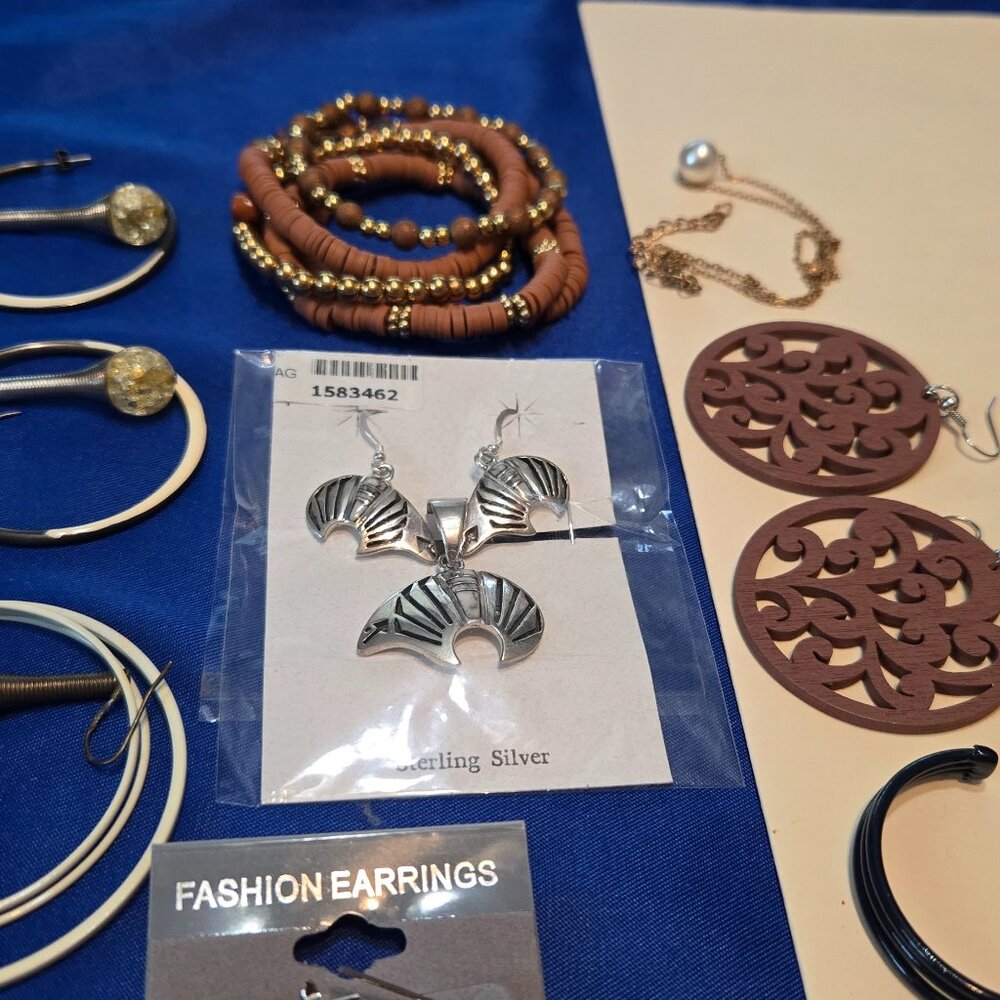 Lot of mixed Jewelries